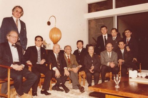 1979年，随出访代表团在德国丁肇中家做客