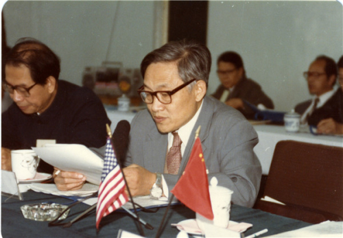 1985年10月，叶铭汉参加中美高能物理联合委员会第六次会议
